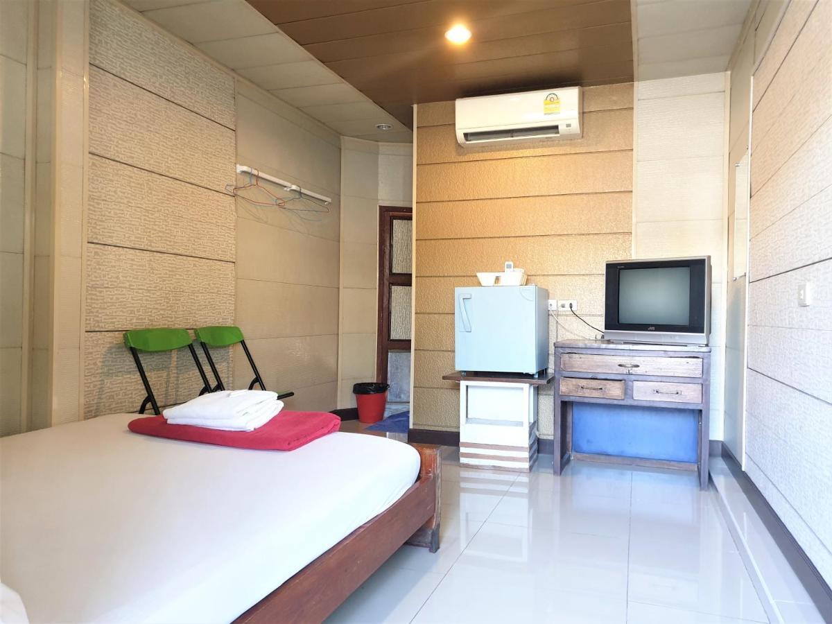 Samchai Hotel Сирача Экстерьер фото